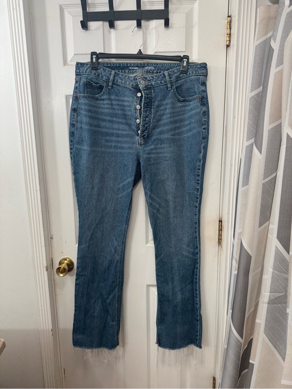 Old Navy Women's Medium Blue Straight-Leg Jeans with Button-Fly